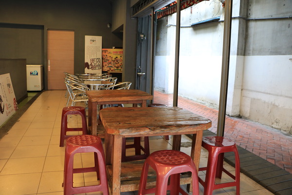 高雄 鹽埕。傳香一甲子老店，阿囉哈滷味(創始店)