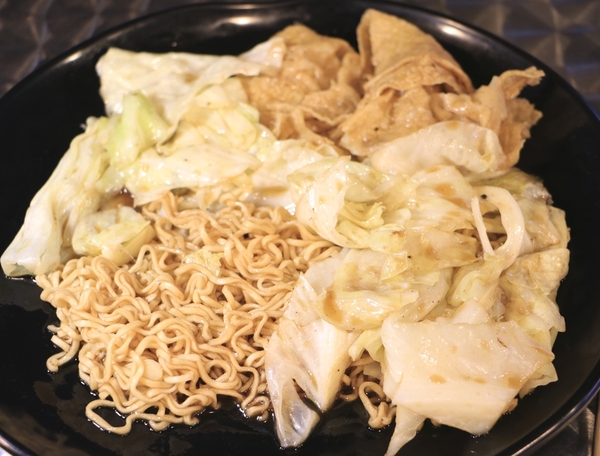 高雄 鹽埕。傳香一甲子老店，阿囉哈滷味(創始店)