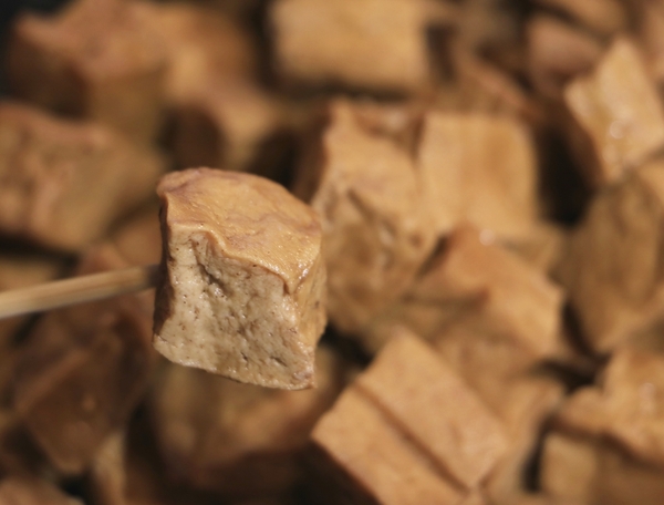 高雄 鹽埕。傳香一甲子老店，阿囉哈滷味(創始店)