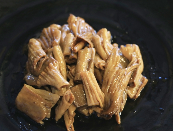 高雄 鹽埕。傳香一甲子老店，阿囉哈滷味(創始店)