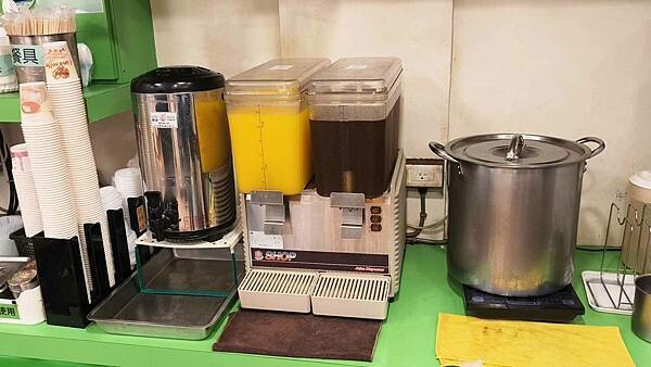 台北市文山區福美阿姨的店｜比臉還要巨大份量的雞排與炒飯，超大份量好吃的沒有話說