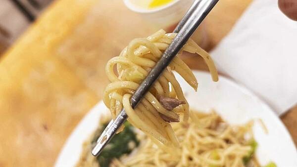 台北市文山區福美阿姨的店｜比臉還要巨大份量的雞排與炒飯，超大份量好吃的沒有話說