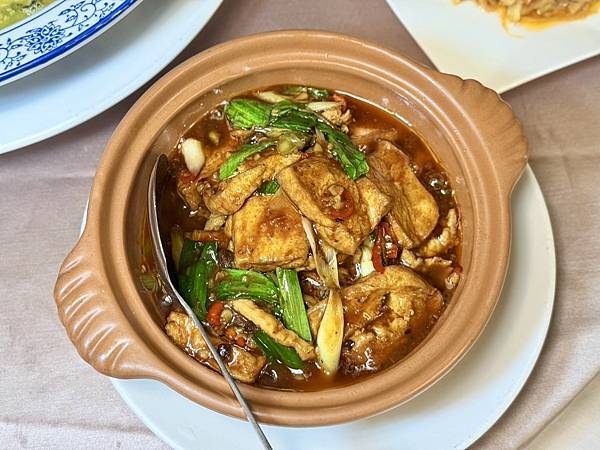 信義區聚餐首選！捷運永春站湘菜 彭園台北館推薦，左宗棠雞 酸菜魚必吃。