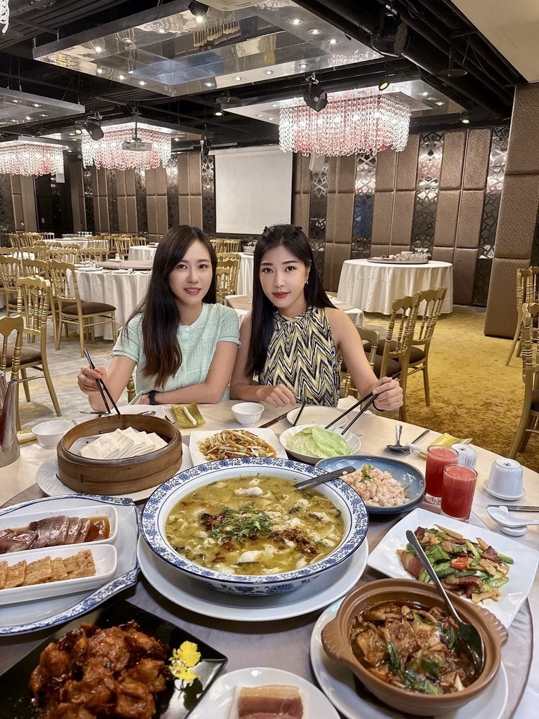 信義區聚餐首選！捷運永春站湘菜 彭園台北館推薦，左宗棠雞 酸菜魚必吃。