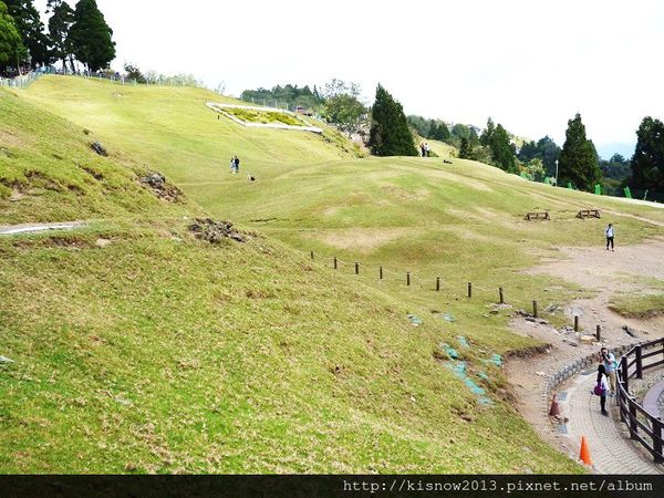 清境農場：青青草原的綿羊秀與高空觀景步道的山巒美景-秋高氣爽來一趟清境農場小旅行