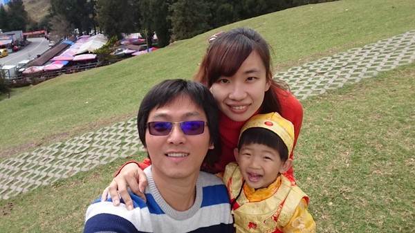 清境農場青青草原:南投~清境農場 青青草原+清境天空步道~親近大自然的美~餵食可愛羊咩咩~親子同遊好景點~