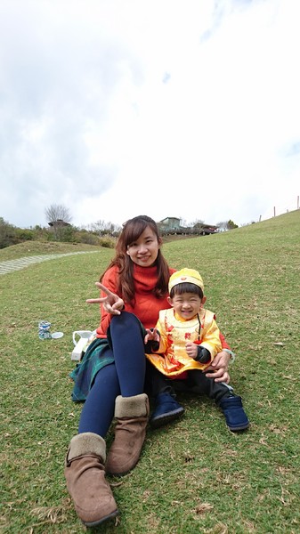 清境農場青青草原:南投~清境農場 青青草原+清境天空步道~親近大自然的美~餵食可愛羊咩咩~親子同遊好景點~