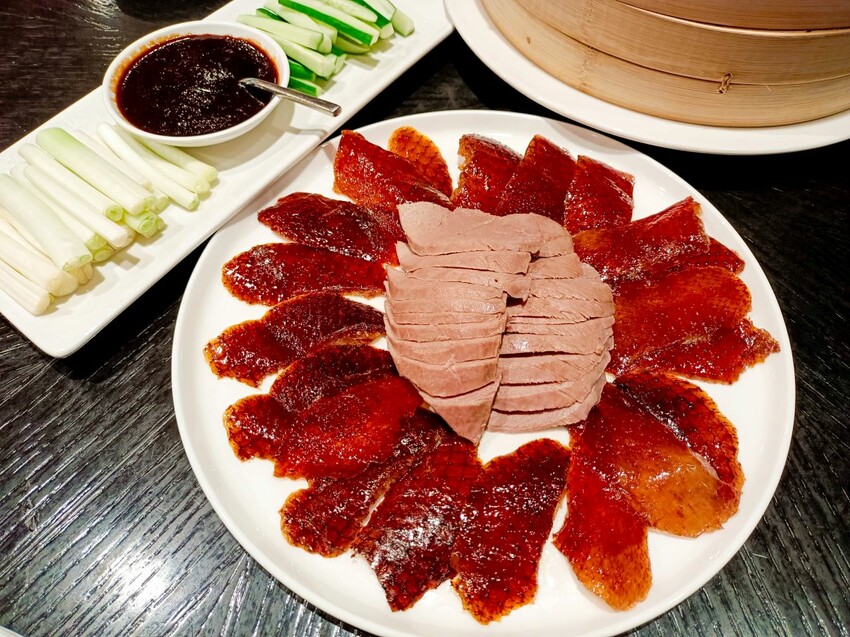 廣式燒鴨饗宴美味烤鴨細緻肥嫩,加點米其林等級港點只要99元