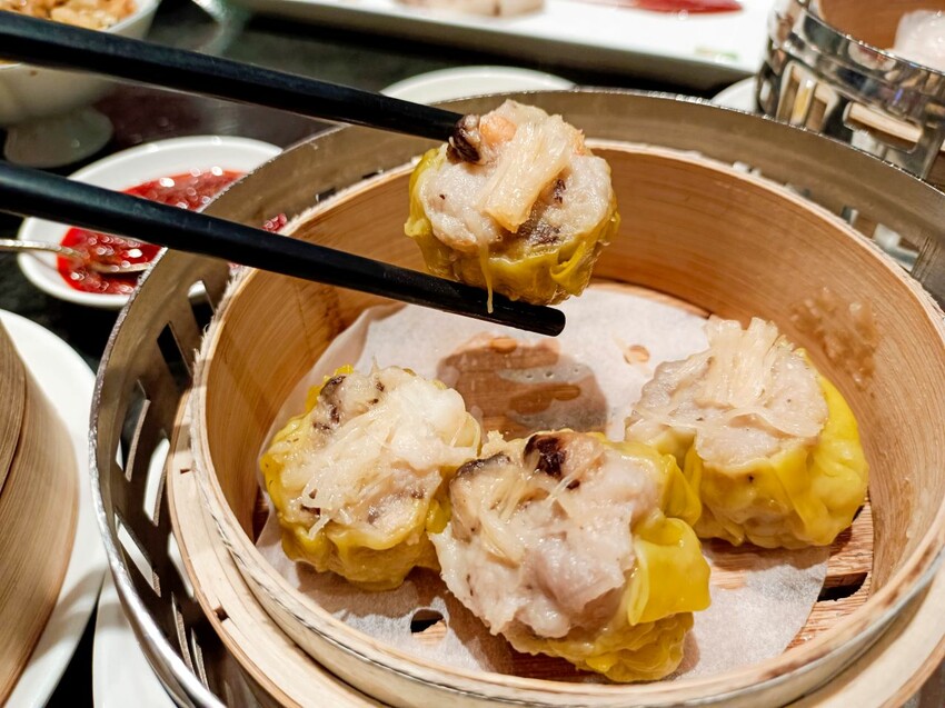 廣式燒鴨饗宴美味烤鴨細緻肥嫩,加點米其林等級港點只要99元