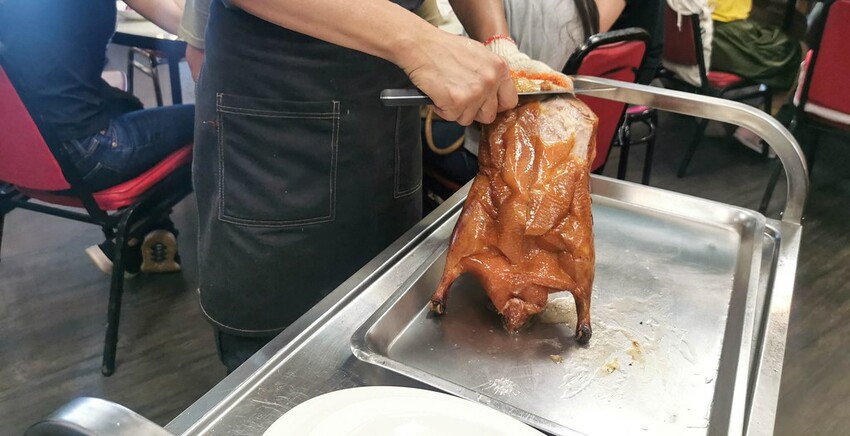 廣式燒鴨饗宴美味烤鴨細緻肥嫩,加點米其林等級港點只要99元