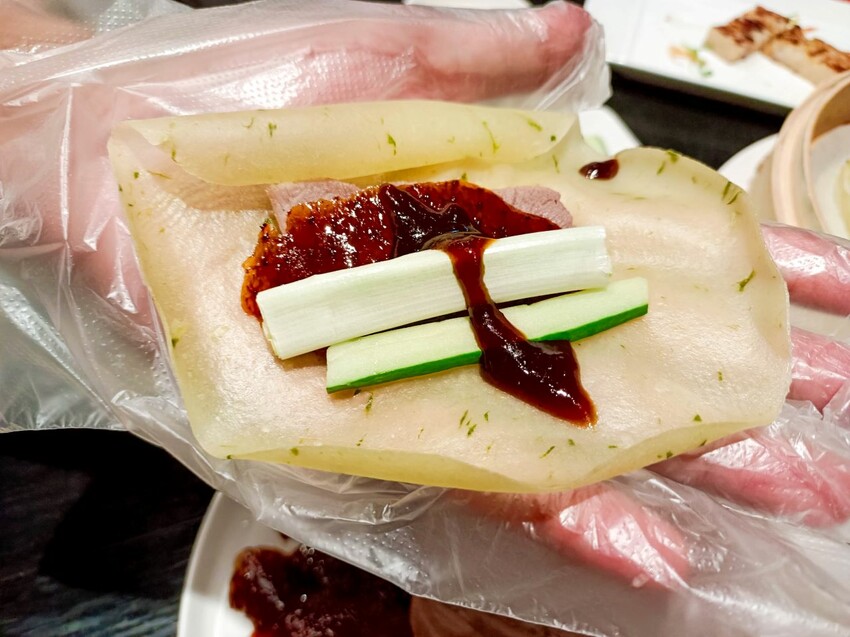 廣式燒鴨饗宴美味烤鴨細緻肥嫩,加點米其林等級港點只要99元