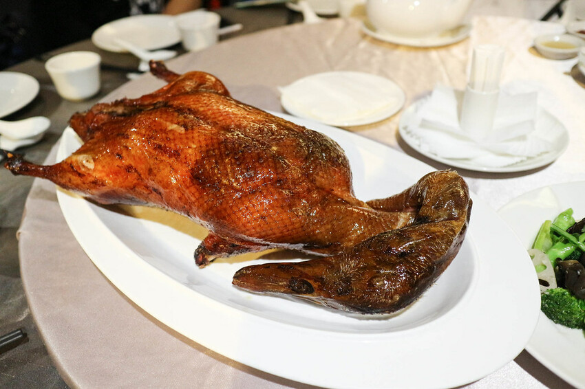 廣式燒鴨饗宴美味烤鴨細緻肥嫩,加點米其林等級港點只要99元