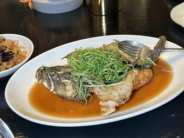 [信義區美食] 寒舍食譜 (台北寒舍艾美酒店) 港點粵菜中式料理 招牌先知鴨/稻草牛 包廂餐廳 #信義區市政府美