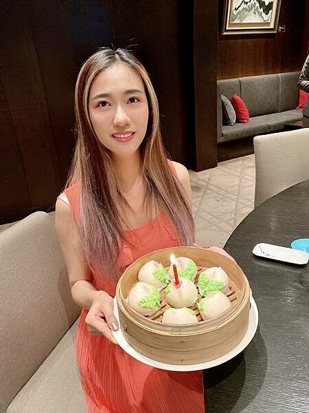 [信義區美食] 寒舍食譜 (台北寒舍艾美酒店) 港點粵菜中式料理 招牌先知鴨/稻草牛 包廂餐廳 #信義區市政府美