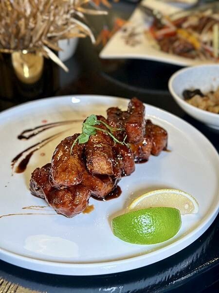 [信義區美食] 寒舍食譜 (台北寒舍艾美酒店) 港點粵菜中式料理 招牌先知鴨/稻草牛 包廂餐廳 #信義區市政府美