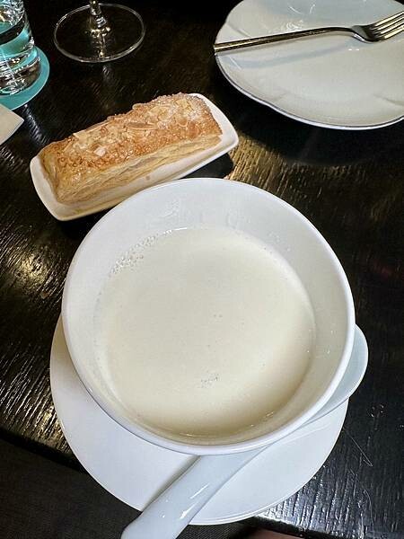 [信義區美食] 寒舍食譜 (台北寒舍艾美酒店) 港點粵菜中式料理 招牌先知鴨/稻草牛 包廂餐廳 #信義區市政府美