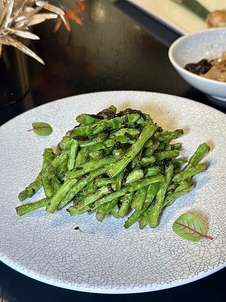 [信義區美食] 寒舍食譜 (台北寒舍艾美酒店) 港點粵菜中式料理 招牌先知鴨/稻草牛 包廂餐廳 #信義區市政府美