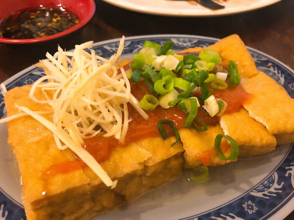 台北美食！台灣媳婦切仔麵隱身於信義區的古早味 小菜選擇多多