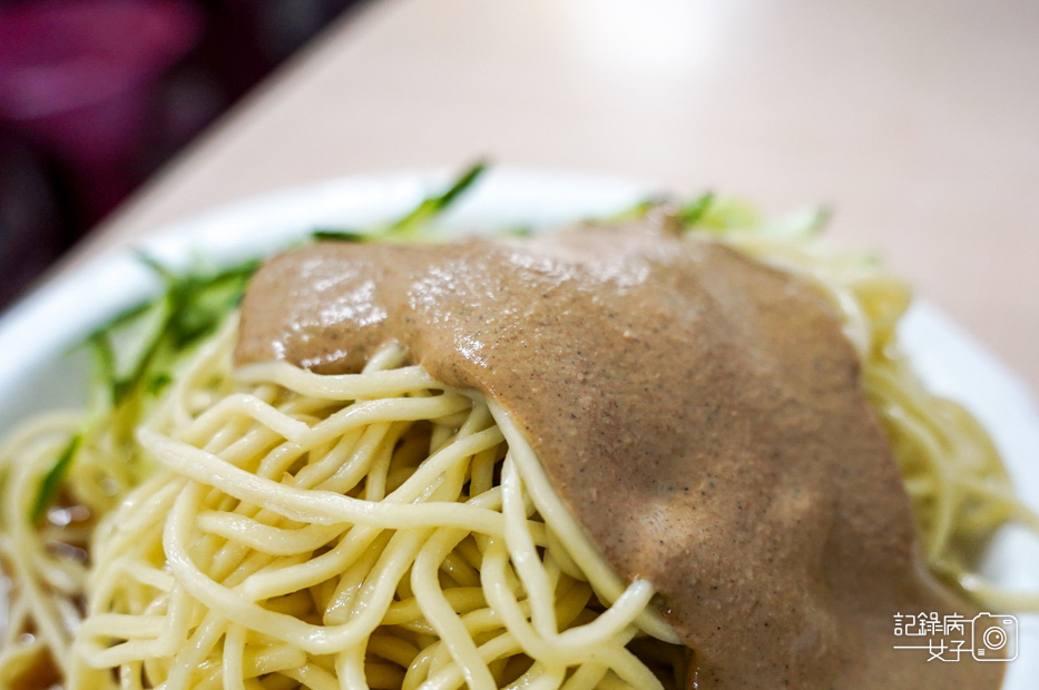 21台北信義區美食邱記涼麵麻醬炸醬麵綜合貢丸味噌湯.jpg