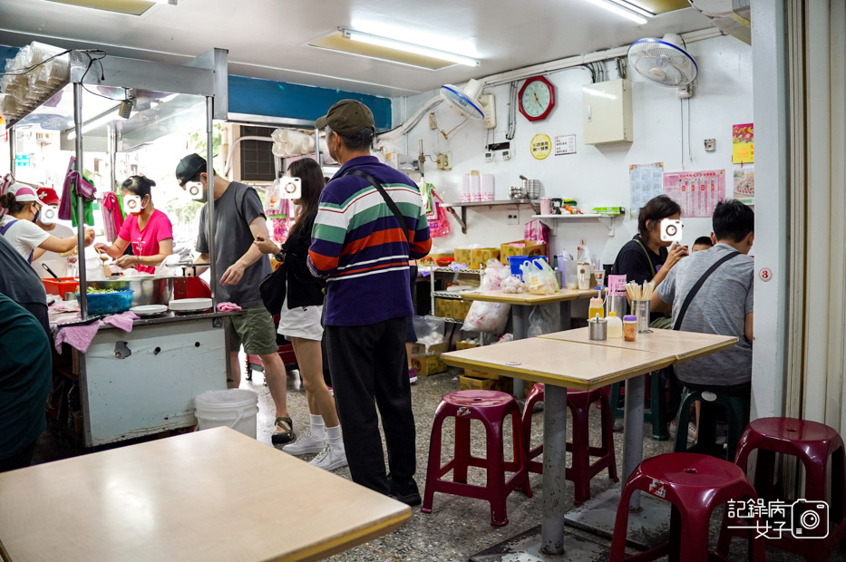 13台北信義區美食邱記涼麵麻醬炸醬麵綜合貢丸味噌湯.jpg