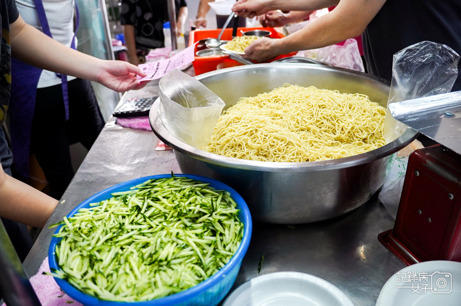 7台北信義區美食邱記涼麵麻醬炸醬麵綜合貢丸味噌湯.jpg