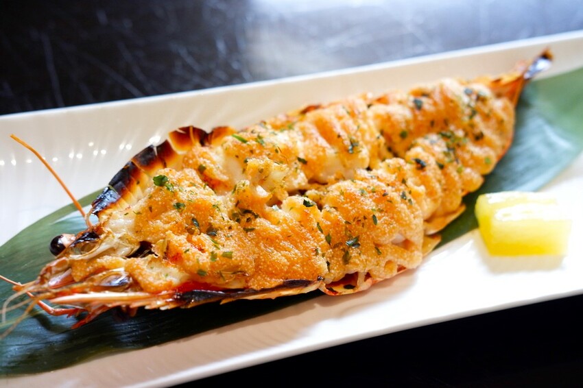 台北市信義區【台北信義區懷石料理推薦】心月懷石料理  料理精緻且所有食材道道精選，食材烹調重視原味及特性，沒有過度