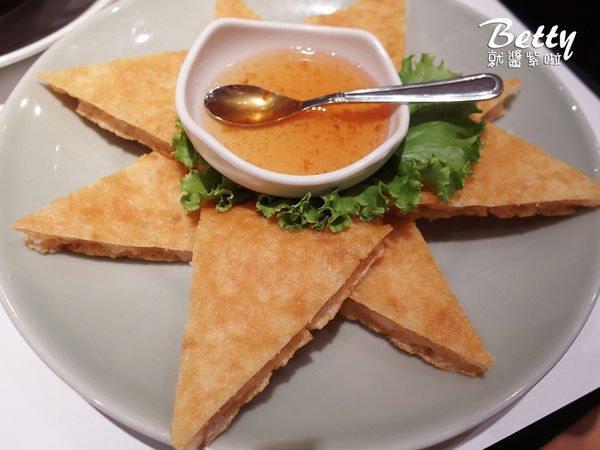 20170429灰塵慶生瓦城 (12).jpg