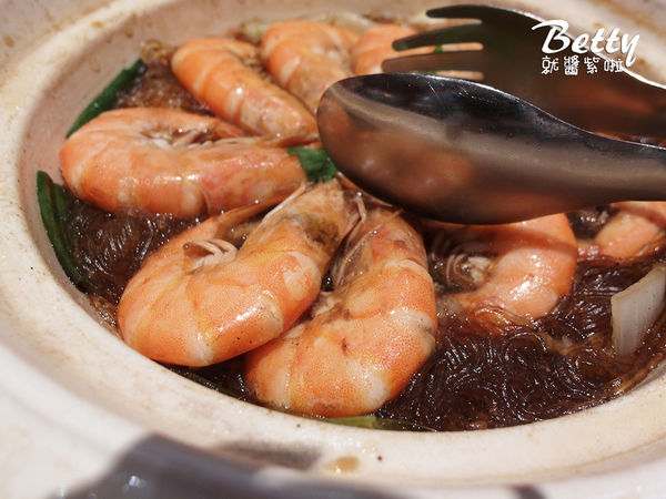 20170429灰塵慶生瓦城 (14).jpg