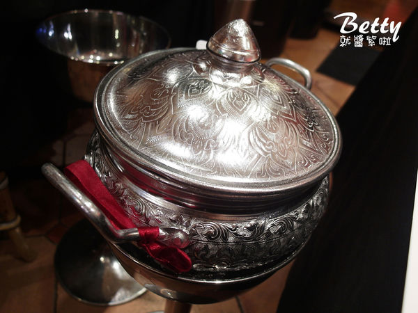 20170429灰塵慶生瓦城 (9).jpg