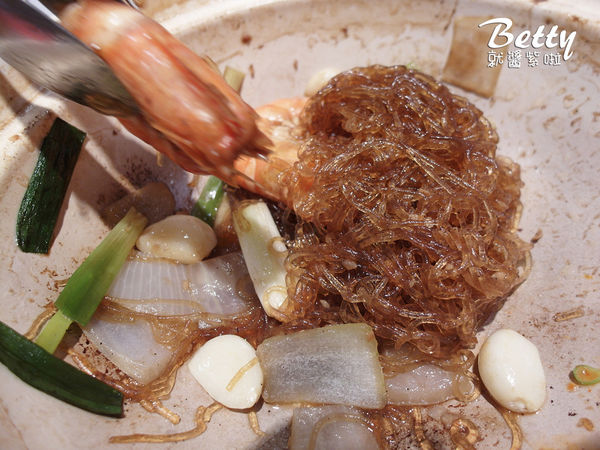 20170429灰塵慶生瓦城 (18).jpg