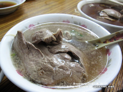 [小店食記]台北的施家麻油腰花之暴量腰花湯