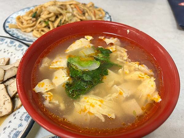 台北信義-南村小吃店｜信義區超香的炒麵跟滷味