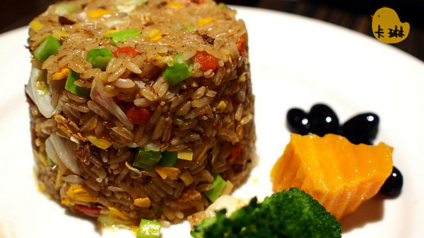 寬心園精緻蔬食(台北信義店)：【食記】《寬心園》有點驚艷的精緻蔬食料理