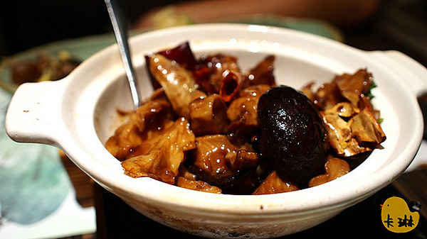 寬心園精緻蔬食(台北信義店)：【食記】《寬心園》有點驚艷的精緻蔬食料理