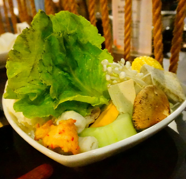 食藝 日式創意料理&涮涮鍋：【台北．信義區】食藝－『美學藝術風．精緻涮涮鍋』