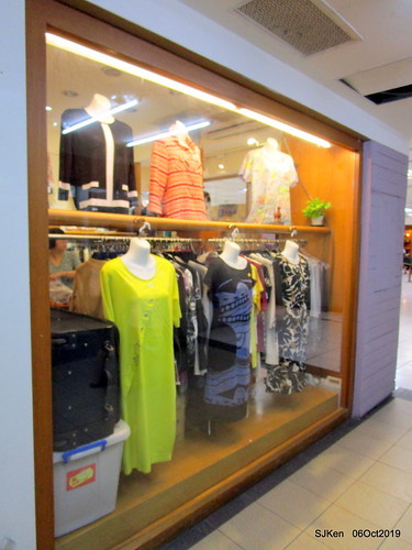 Record of the last day of 38 year-old history Nangmeng traditional food & clothes market , Taipei, Taiwan, SJKen, Oct 6, 2019