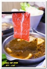 柳村一品鍋：松山鴛鴦鍋．Q彈龍膽石斑與雙倍肉品的邂逅──柳村一品鍋