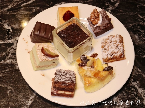 è¥¿è¯é£¯åºB-oneèªå©é¤å»³ï¼å°ååå°é£½/å¾·åç¾é£ç¯ãè¥¿è¯é£¯åºB-oneãBuffet/æåéé®®éçå¤ç¡éæ¢é£²/ç°åæç/æ·éä¸­å±±åä¸­ç«