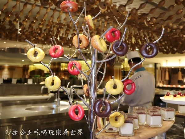 西華飯店B-one自助餐廳：台北吃到飽/德國美食節『西華飯店B-one』Buffet/柏克金鮮釀生啤無限暢飲/異國料理/捷運中山國中站