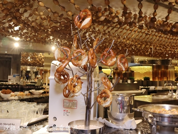 西華飯店B-one自助餐廳：台北吃到飽/德國美食節『西華飯店B-one』Buffet/柏克金鮮釀生啤無限暢飲/異國料理/捷運中山國中站