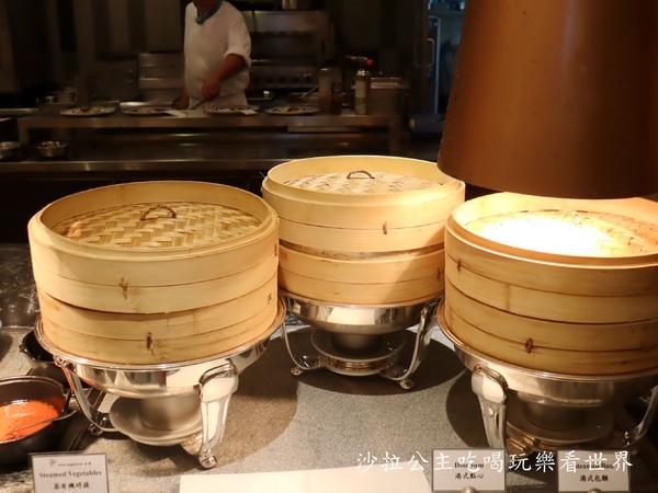 西華飯店B-one自助餐廳：台北吃到飽/德國美食節『西華飯店B-one』Buffet/柏克金鮮釀生啤無限暢飲/異國料理/捷運中山國中站