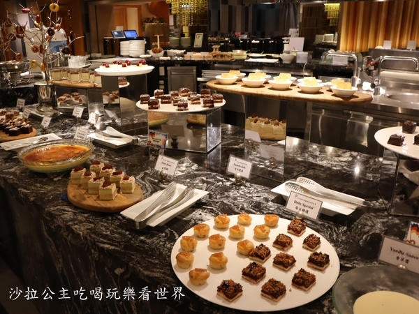 西華飯店B-one自助餐廳：台北吃到飽/德國美食節『西華飯店B-one』Buffet/柏克金鮮釀生啤無限暢飲/異國料理/捷運中山國中站