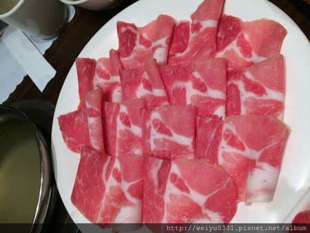 信義圈商區平價美食、市政府站巷弄小火鍋－《饌神涮涮鍋》香噴噴好味道！