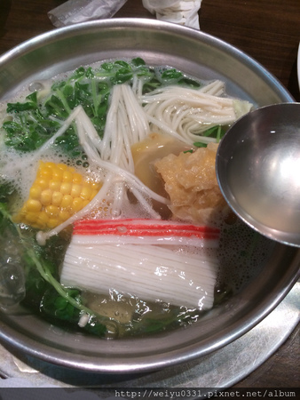 信義圈商區平價美食、市政府站巷弄小火鍋－《饌神涮涮鍋》香噴噴好味道！