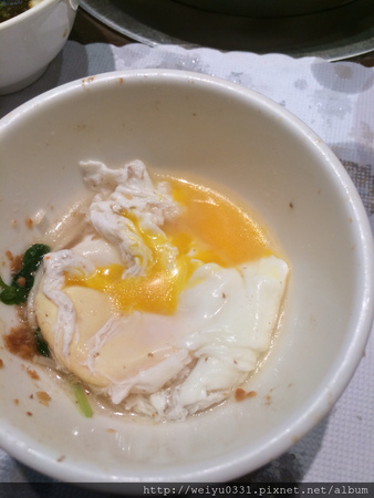 信義圈商區平價美食、市政府站巷弄小火鍋－《饌神涮涮鍋》香噴噴好味道！