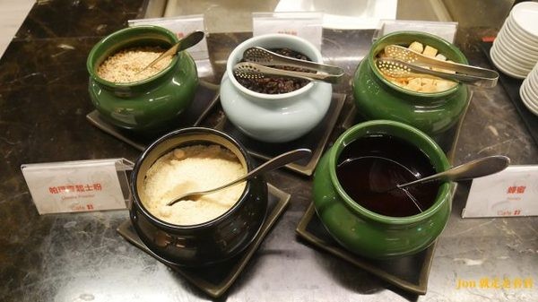 立德國父紀念館 cafe83餐廳:【台北 東區/國父記念館】【立德Café 83餐廳】高CP值,500元吃到飽,現切牛排、火腿、海鮮吃不停(價位)