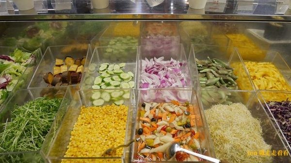 立德國父紀念館 cafe83餐廳:【台北 東區/國父記念館】【立德Café 83餐廳】高CP值,500元吃到飽,現切牛排、火腿、海鮮吃不停(價位)