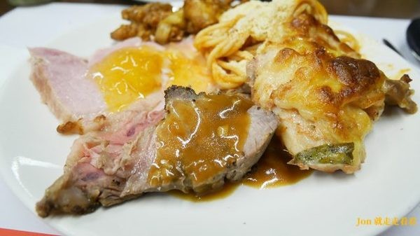 立德國父紀念館 cafe83餐廳:【台北 東區/國父記念館】【立德Café 83餐廳】高CP值,500元吃到飽,現切牛排、火腿、海鮮吃不停(價位)