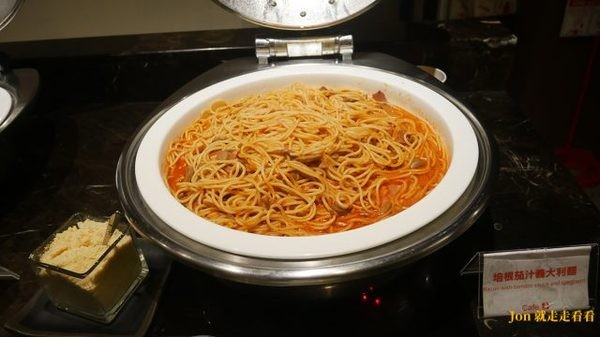 立德國父紀念館 cafe83餐廳:【台北 東區/國父記念館】【立德Café 83餐廳】高CP值,500元吃到飽,現切牛排、火腿、海鮮吃不停(價位)