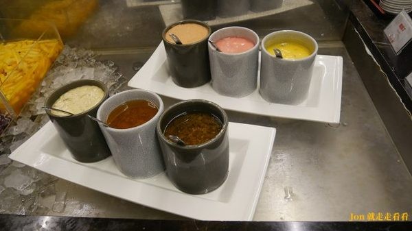 立德國父紀念館 cafe83餐廳:【台北 東區/國父記念館】【立德Café 83餐廳】高CP值,500元吃到飽,現切牛排、火腿、海鮮吃不停(價位)